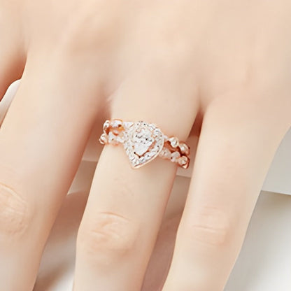 1.0 ct. Gesamtgewicht Brautset mit tropfenförmigem und rundem weißem Diamant in 14K Roségold