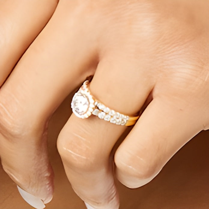 1.75 ct. Gesamtgewicht Labordiamant Braut-Set mit Halo in 14K Gelbgold (I/SI2)