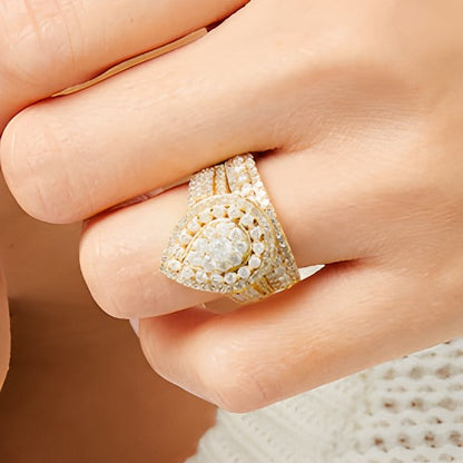 2.0 ct. Gesamtgewicht Brautset mit weißen Diamanten im Tropfen-Schliff und Tropfen-Rahmen, mehrreihig, in 10K Gelbgold