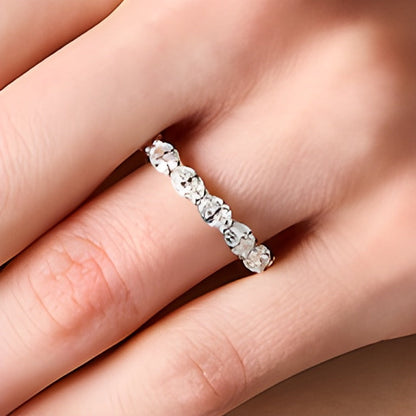 3.33 ct. Gesamtgewicht Memoire-Ring mit ovalen Diamanten in 14K Weißgold (I/SI2) – Größe 8
