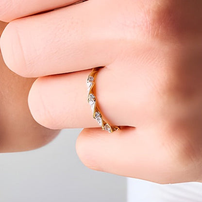 0.2 ct. Gesamtgewicht Diamant Twist-Ring in 10K Gelbgold