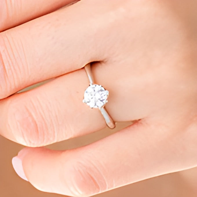 Solitär Verlobungsring mit weißem Diamant 1.0 CT. Gesamtgewicht in 14K Weißgold