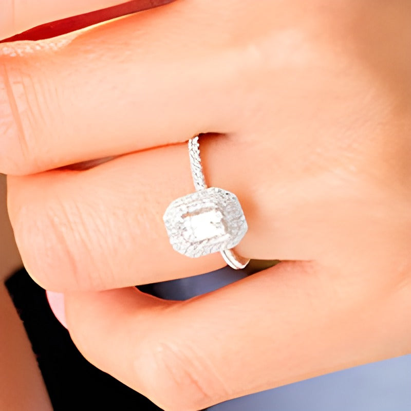 Verlobungsring im Smaragdschliff mit doppeltem oktogonalem Halo, 0,75 ct. Gesamtgewicht Diamant, 14K Weißgold
