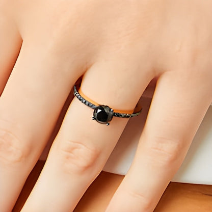 1,33 ct. Gesamtgewicht Verlobungsring mit schwarzem Diamant in 14K Gelbgold