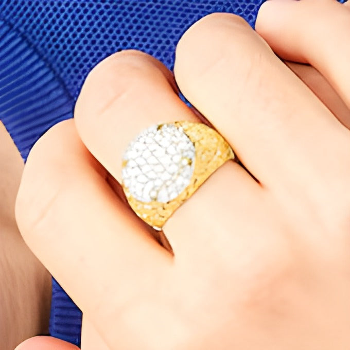 Fashion-Ring mit Diamanten im Baguette- und Rundschliff 1.0 ct. Gesamtgewicht in 10K Gelbgold