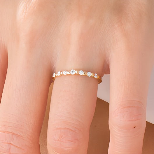 0.13 ct. Gesamtgewicht Ring mit Baguette-Diamanten im Art-Déco-Vintage-Stil, stapelbar, in 10K Gelbgold