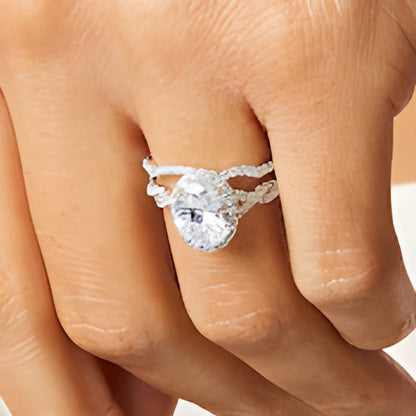 2,63 ct. Gesamtgewicht Braut-Set mit ovalem Labordiamant und gedrehter Schiene in 14K Weißgold (I/SI2)