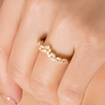 0,33 ct. Gesamtgewicht Diamant-Chevron-Ring mit doppelter Reihe in 14K Gelbgold (I/I1)