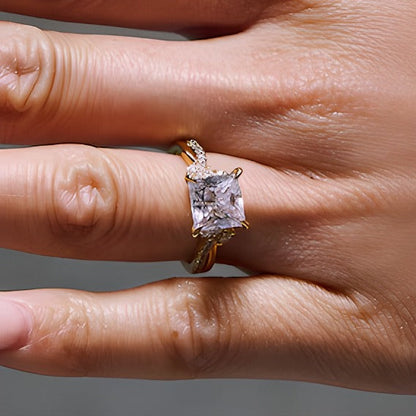 3,33 ct. Gesamtgewicht Solitär mit seitlichem Besatz mit Princess-Labordiamant in 14K Gelbgold (F/VS2)