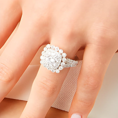 Verlobungsring mit mehreren Diamanten 2.0 ct. Gesamtgewicht im Vintage-Stil mit Bubble-Rahmen, rund und Kissenschliff, in 10K Weißgold
