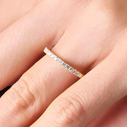 0.33 ct. Gesamtgewicht Memoire-Ring mit Labordiamanten in 14K Gelbgold (F/VS2)