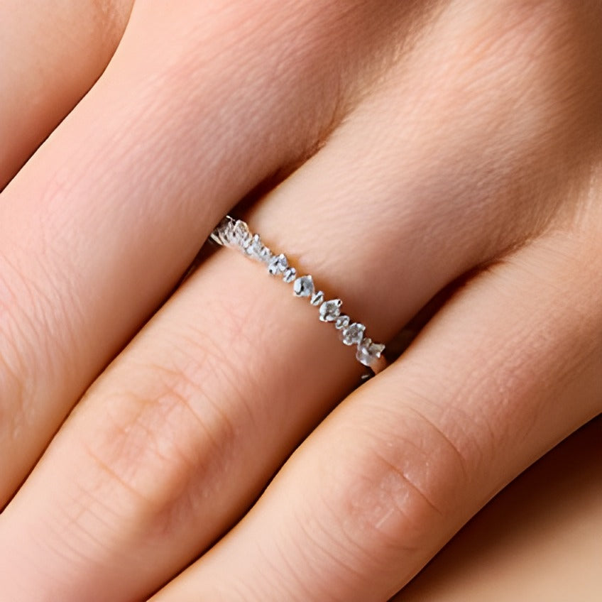 0.2 ct. Gesamtgewicht Diamant Memoire-Ring stapelbar mit alternierendem Besatz in 14K Weißgold