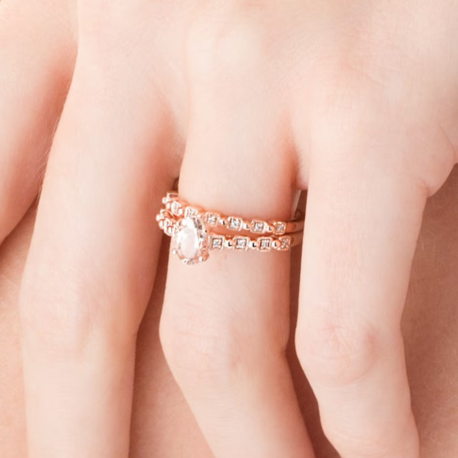 Braut-Set mit ovalem Morganit und 0,07 ct. Gesamtgewicht Diamanten im Art-déco-Stil in 10K Roségold