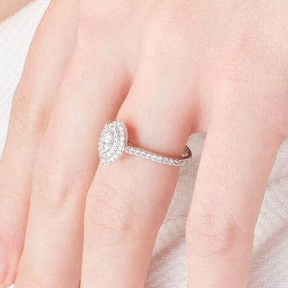 0,5 ct. Gesamtgewicht Verlobungsring mit Diamanten im Marquise-Schliff und doppeltem Halo aus 10K Weißgold