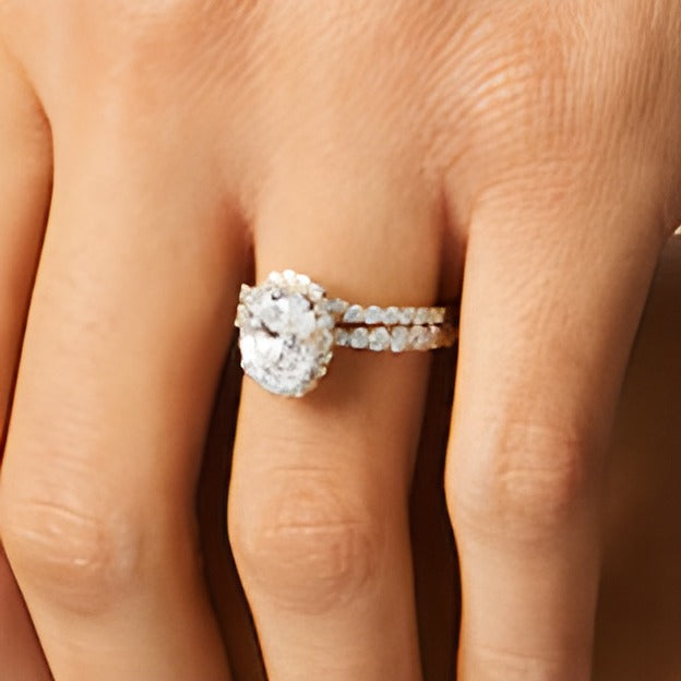 2.88 CT. Gesamtgewicht Braut-Set mit Labordiamanten in Oval- und Rundschliff in 14K Gelbgold (I/SI2)