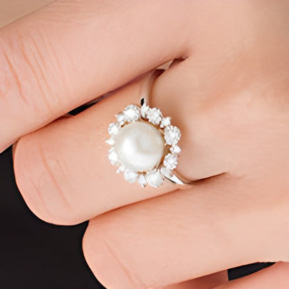 8,0mm Süßwasser-Zuchtperle und 0,38 ct. Gesamtgewicht Diamant Halo-Ring in 14K Weißgold