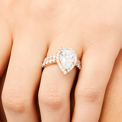 Braut-Set mit tropfenförmigem Labordiamant 4.5 ct. Gesamtgewicht in 14K Roségold (I/SI2)