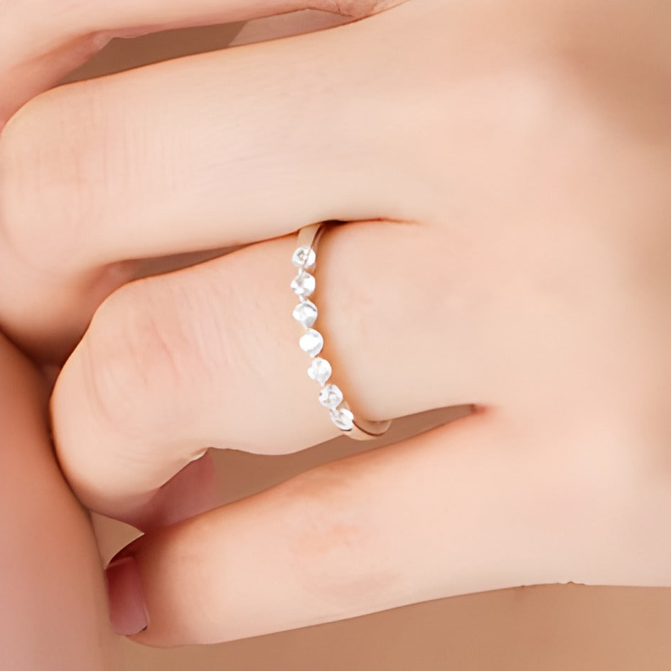 0,25 ct. Gesamtgewicht Diamant Memoire-Ring mit sieben Steinen in 10K Weißgold