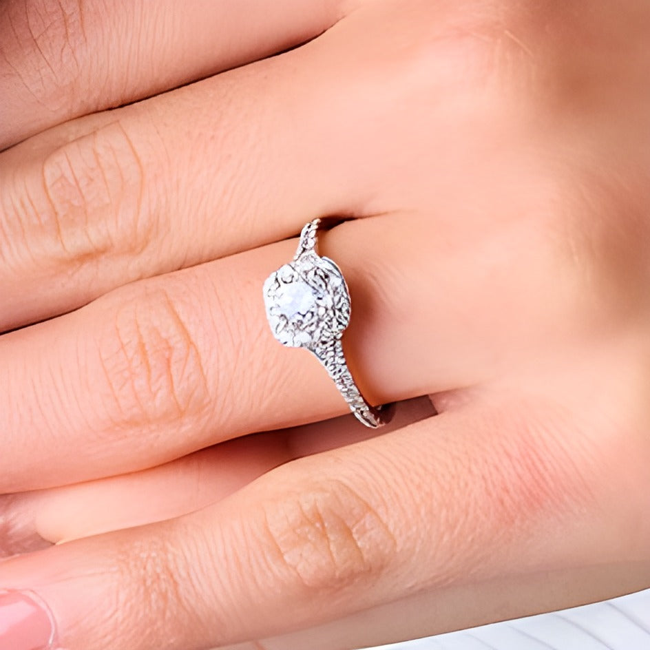 1.0 CT. Gesamtgewicht Labordiamant Halo-Verlobungsring mit geteilter Schiene in Platin (F/SI2)
