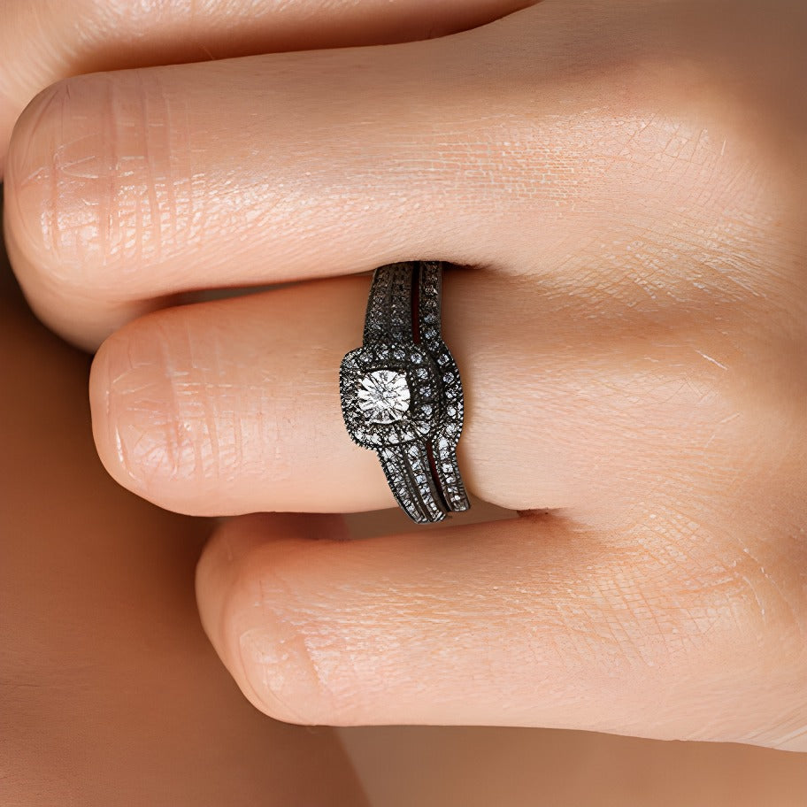 0.2 ct. Gesamtgewicht Diamant Brautset im Vintage-Stil mit Kissenschliff-Rahmen in 10K Weißgold mit schwarzem Rhodium