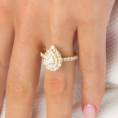 1,0 ct. Gesamtgewicht Verlobungsring mit tropfenförmigem Diamant und Halo aus 14K Gelbgold (I/SI2)
