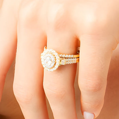 1.0 CT. Gesamtgewicht Braut-Set mit ovalem Diamanten in Doppelreihe aus 10K Gelbgold