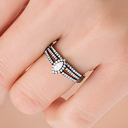 Braut-Set mit Diamanten im Marquise- und Rundschliff 0,38 ct. Gesamtgewicht mehrreihig in 10K Weißgold mit schwarzem Rhodium