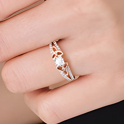 0.25 ct. Gesamtgewicht Diamant Verlobungsring mit keltischen Knoten und geteilter Schiene, Solitär mit seitlichem Besatz, in 10K Roségold
