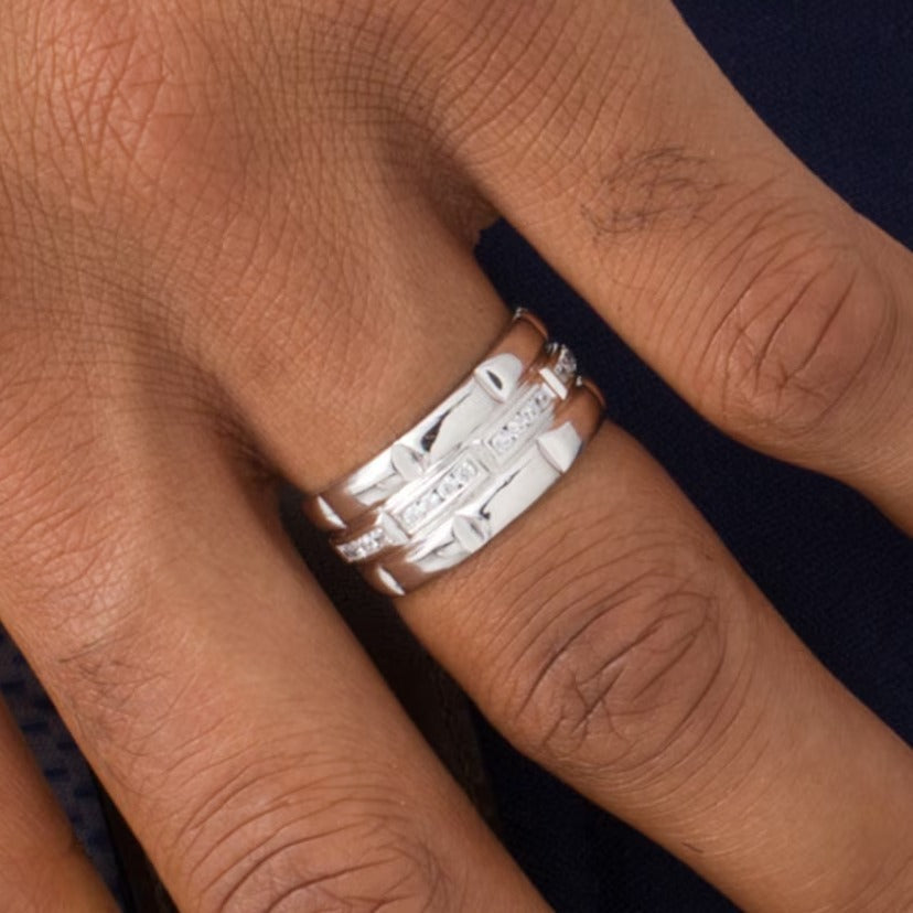 Ehering mit Diamant-Trio im Brick-Muster 0.25 ct. Gesamtgewicht in 10K Weißgold
