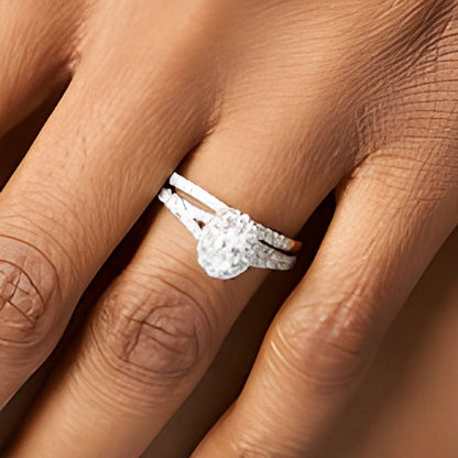 1.25 ct. Gesamtgewicht Braut-Set mit ovalem Diamant-Rahmen und geteilter Schiene in 14K Gelbgold