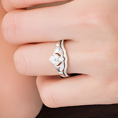 0.1 ct. Gesamtgewicht Diamant Claddagh Brautset in rhodiniertem Sterlingsilber