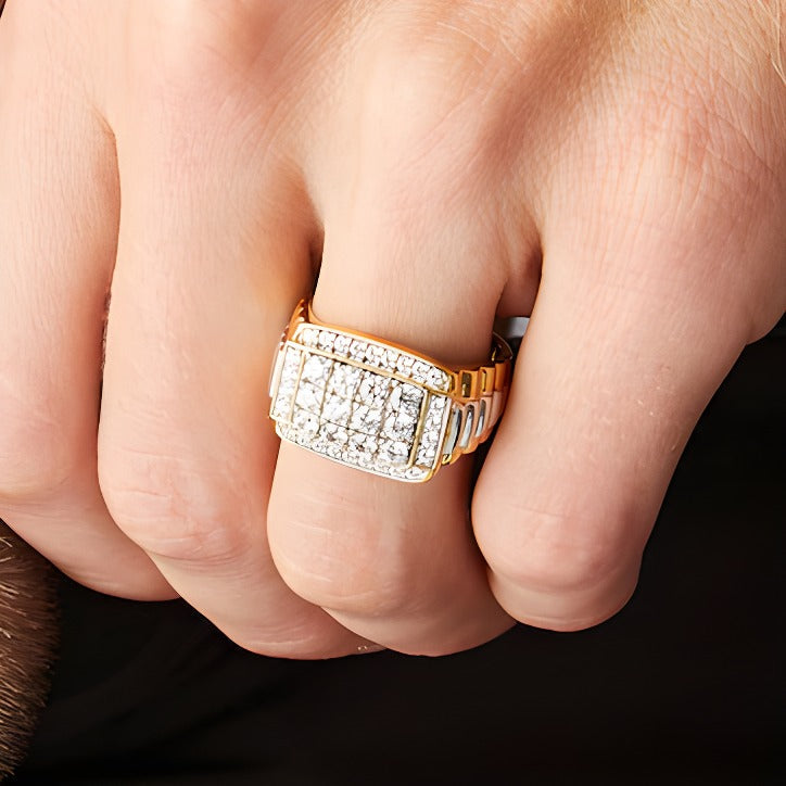 1.5 ct. Gesamtgewicht Fashion-Ring mit Diamanten im Baguette- und Rundschliff und geripptem Ringkopf in 10K Bicolor-Gold