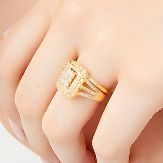 1.0 ct. Gesamtgewicht Smaragd Multi-Diamant Brautset dreireihig mit geteiltem Ring in 10K Gelbgold