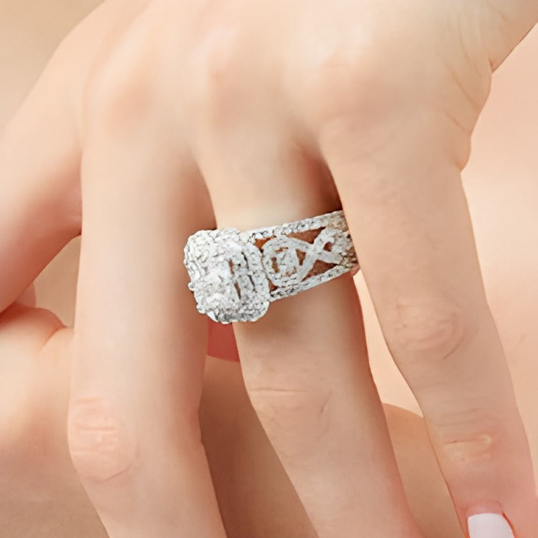 Verlobungsring mit Diamanten im Princess- und Rundschliff 2.5 ct. Gesamtgewicht in 14K Weißgold