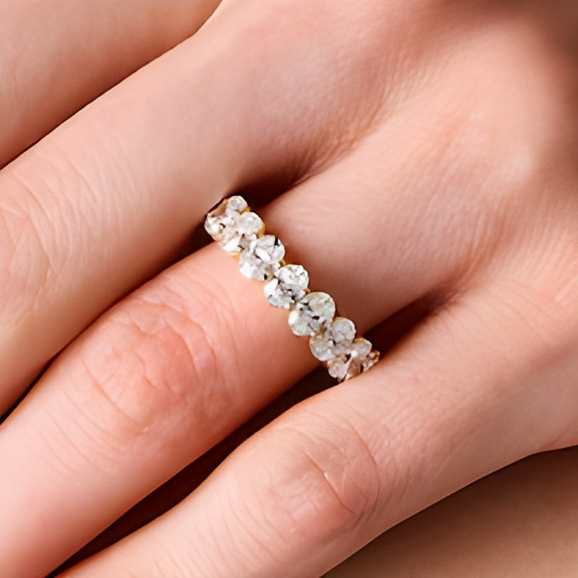 4.33 ct. Gesamtgewicht Memoire-Ring mit ovalen Labordiamanten in 14K Gelbgold (F/VS2) – Größe 6