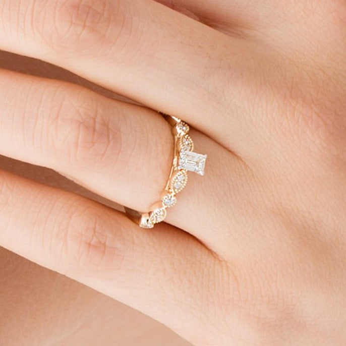 0.5 ct. Gesamtgewicht Diamant im Smaragdschliff mit Marquise-Diamanten Verlobungsring im Vintage-Stil in 10K Gelbgold