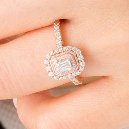 0,63 ct. Gesamtgewicht Verlobungsring im Vintage-Stil mit Diamant im Smaragdschliff und doppeltem achteckigen Rahmen in 10K Roségold