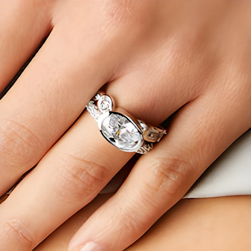 5.75 ct. Gesamtgewicht Labordiamant-Brautset mit Diamanten im Oval-, Rund- und Smaragdschliff in 14K Weißgold (F/VS2)
