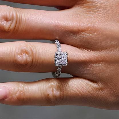 1,5 ct. Gesamtgewicht Halo-Ring mit Labordiamanten im Princess-Schliff in 14K Weißgold (F/SI2)