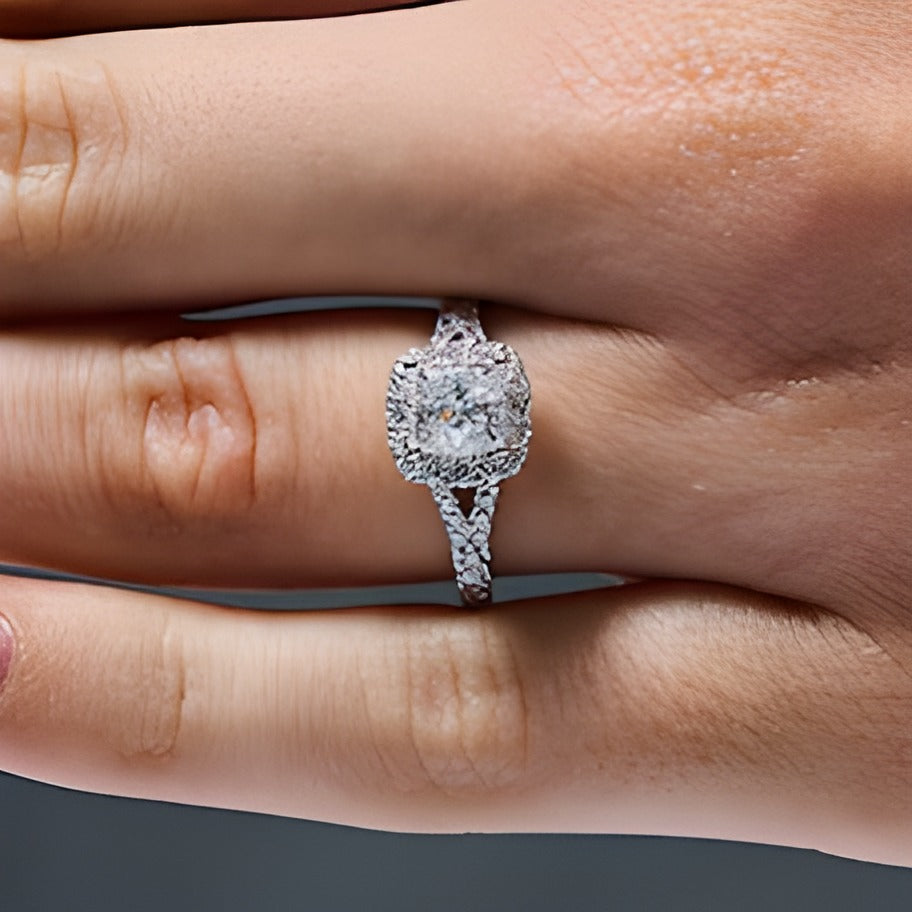 1.5 ct. Gesamtgewicht Labordiamant-Verlobungsring im Princess-Schliff mit Halo in 14K Weißgold (F/VS2)