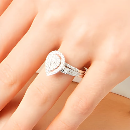 Braut-Set mit Diamanten im Tropfen- und Rundschliff, zweireihig, 1.0 ct. Gesamtgewicht, in 10K Weißgold