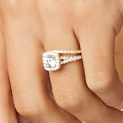 Braut-Set mit Labordiamanten 1,88 ct. Gesamtgewicht in Kissenschliff und rund, Vier-Krappen, 14K Gelbgold (I/SI2)