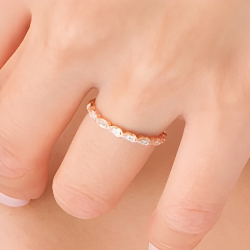 0,13 ct. Gesamtgewicht Baguette-Diamant Art-Déco Vintage-Stil stapelbarer Ring in 10K Roségold