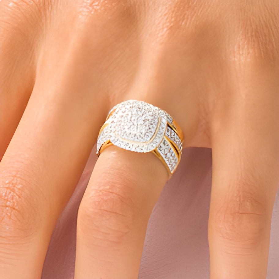 1,33 ct. Gesamtgewicht Diamant-Brautset im Vintage-Stil mit Kissenschliff-Rahmen in 10K Gelbgold