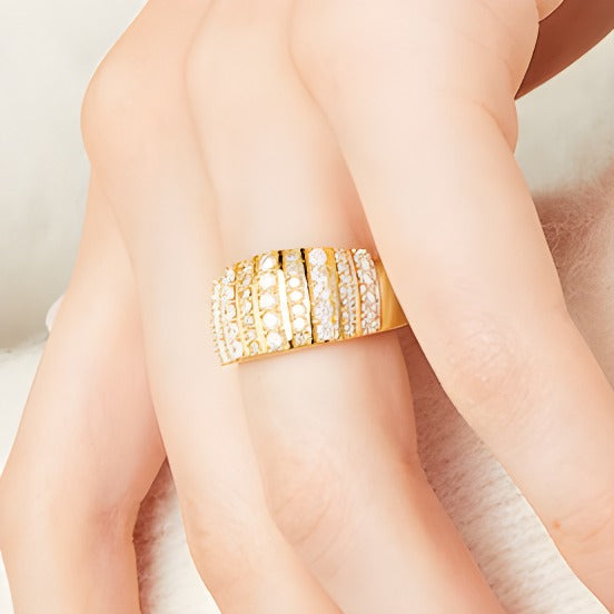 Ring mit Diamanten 1.0 ct. Gesamtgewicht mehrreihig in 10K Gelbgold