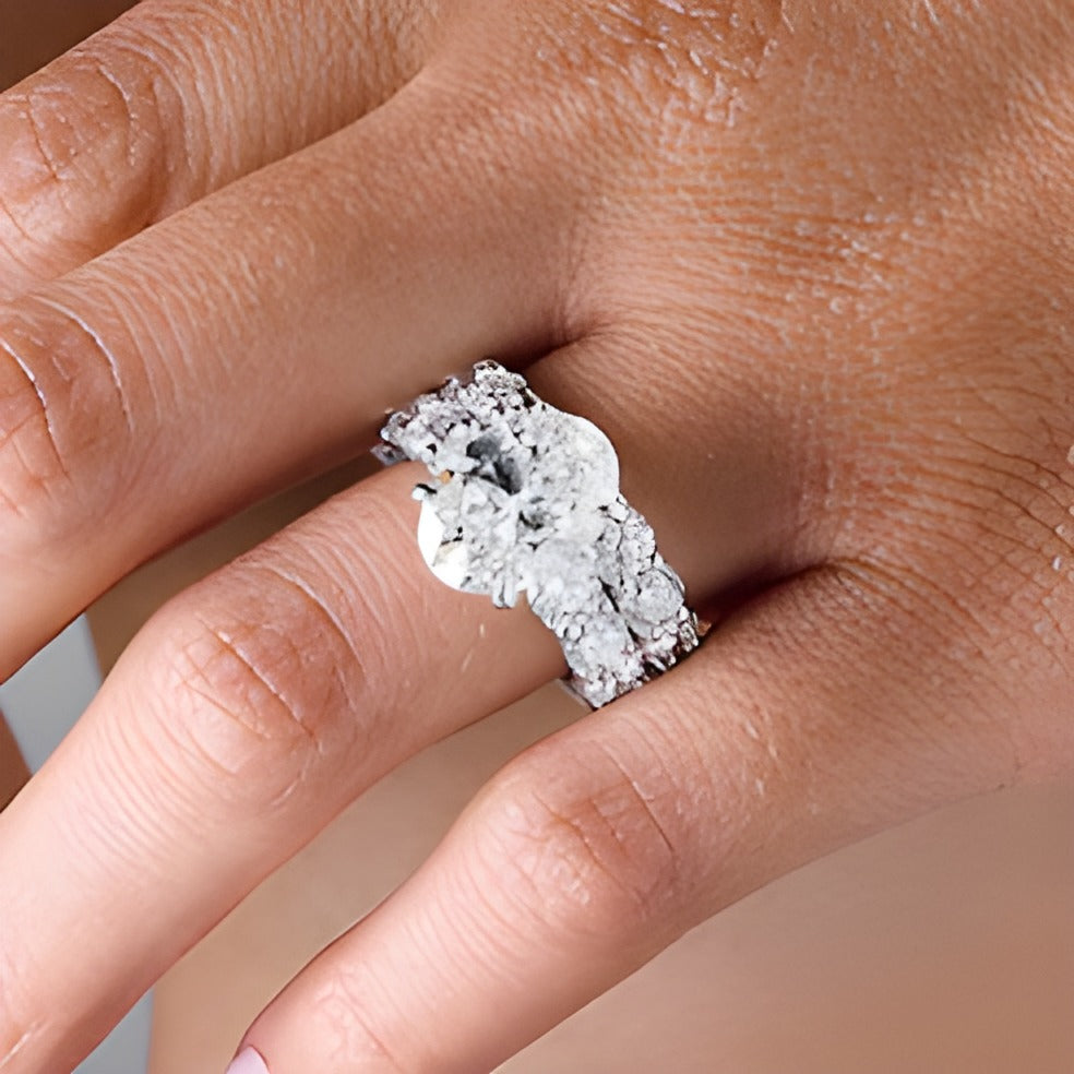 10.0 ct. Gesamtgewicht Braut-Set mit Labordiamanten in Oval- und Rundschliff in 14K Weißgold