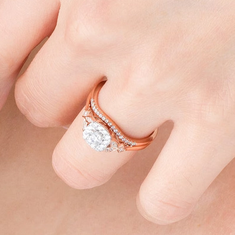 Brautset mit Diamanten 0.5 ct. Gesamtgewicht, rund & Kissenschliff, in 10K Roségold