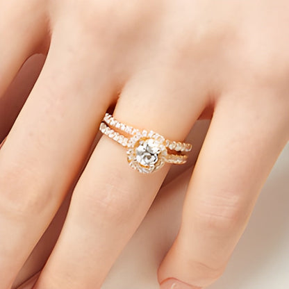 Brautset mit Diamanten im Swirl-Rahmen 1,17 ct. Gesamtgewicht in 14K Gelbgold