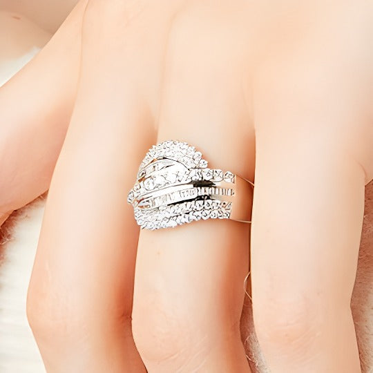 Ring mit Diamanten 1.0 ct. Gesamtgewicht in 10K Weißgold