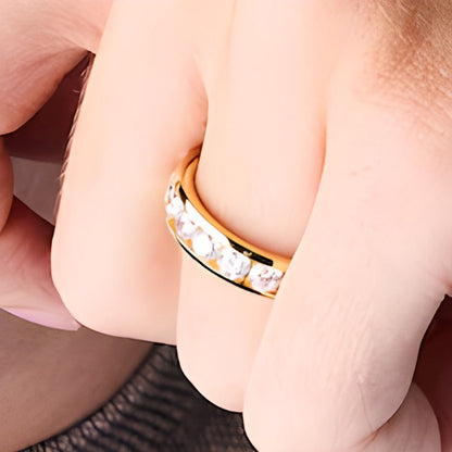 2.0 ct. Gesamtgewicht Labordiamant Ring kanalgefasst in 10K Gelbgold (F/VS2)